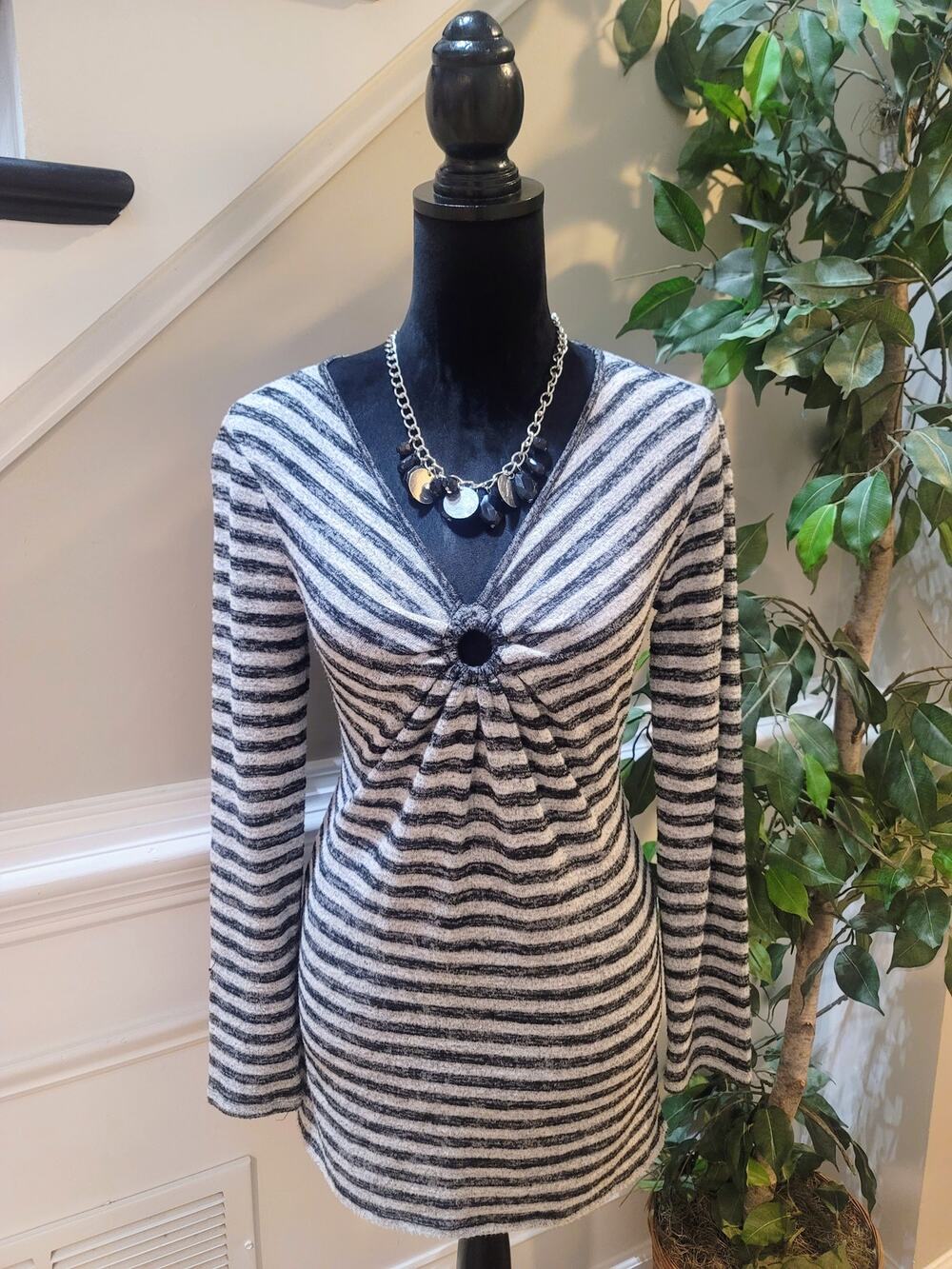 White House Black Market Pullover Sweater Women Small White/Black Striped O-Ring